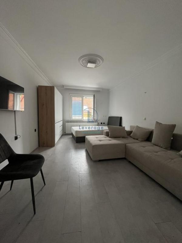 Slika 3 -  Kuća za izdavanje, 172m2, 2.100€