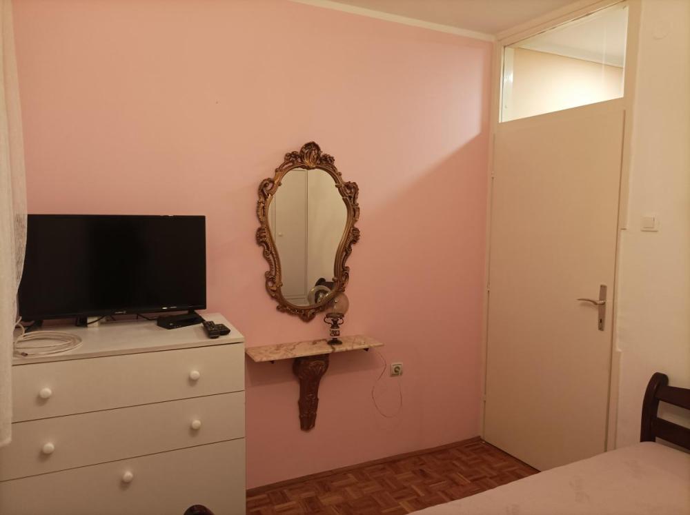 Slika 6 - Dvosoban stan za izdavanje, 48m2, 300€