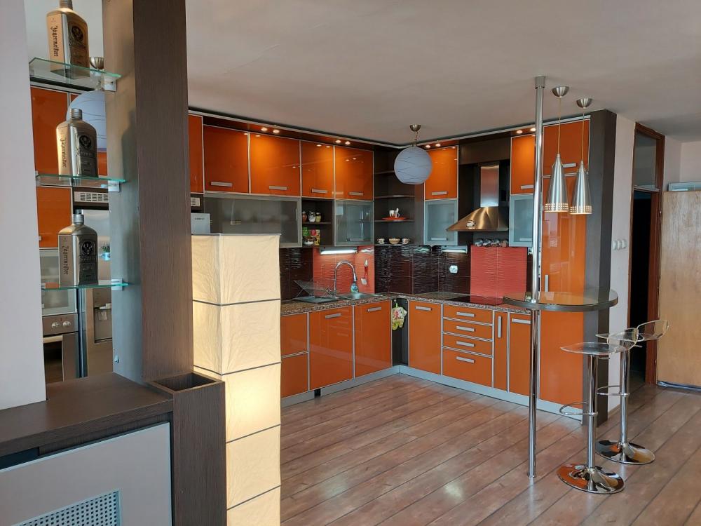 Slika 1 - Bulevar despota Stefana, Četvorosoban stan za izdavanje, 115m2, 1.200€