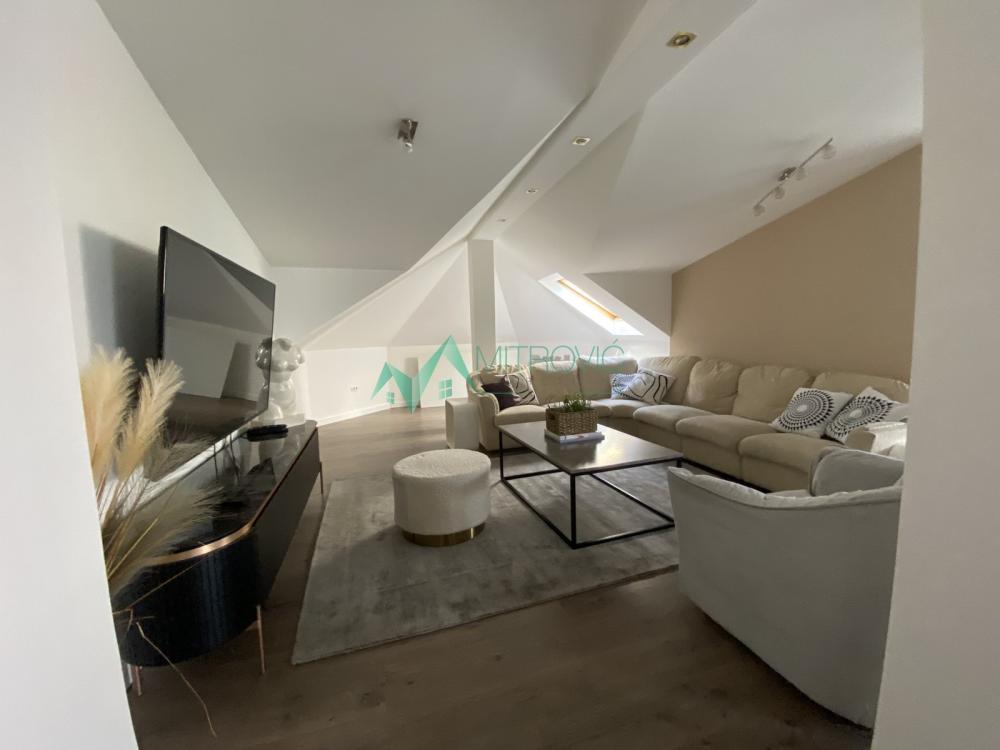 Slika 1 - Četvoroiposoban stan za izdavanje, 189m2, 1.600€