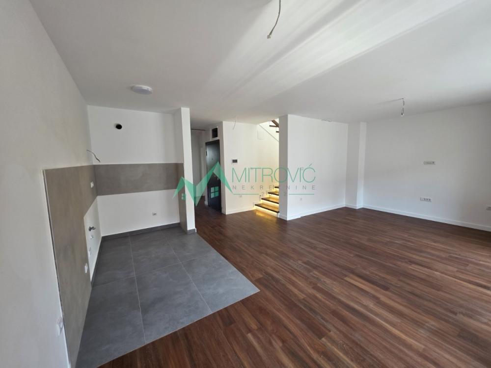 Slika 1 - Šestosoban stan na prodaju, 136m2, 378.216€