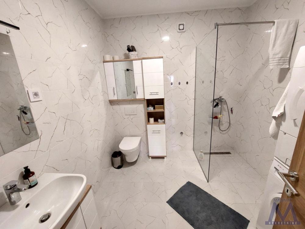 Slika 9 - Četvorosoban stan za izdavanje, 500€