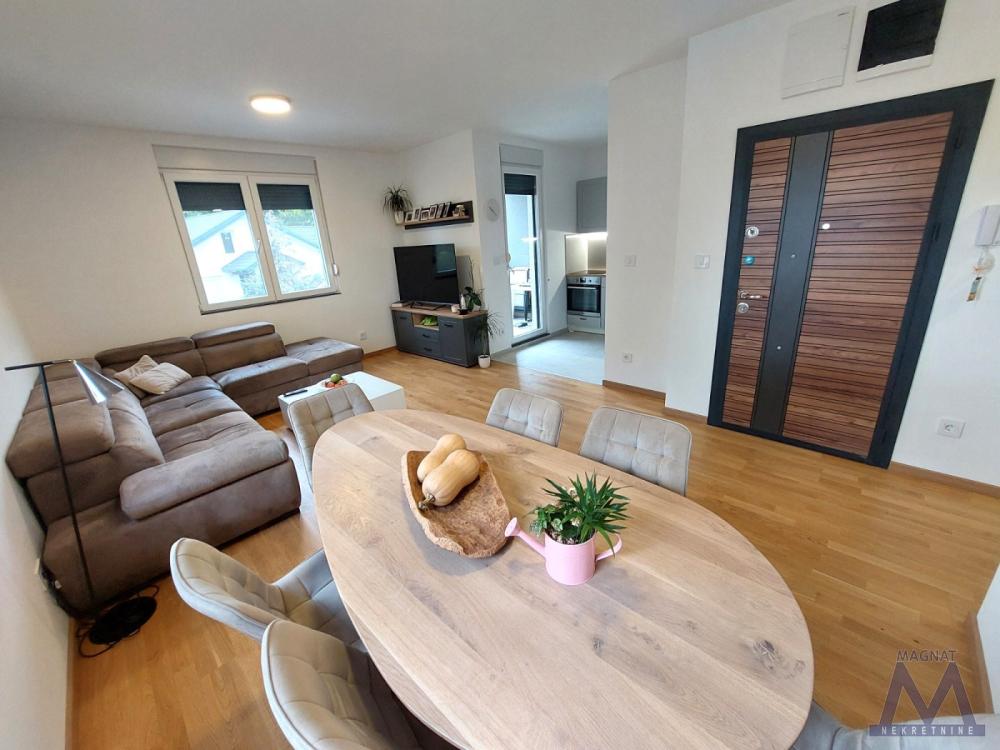 Slika 2 - Četvorosoban stan za izdavanje, 500€