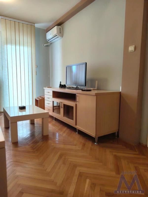 Slika 1 - Jednoiposoban stan za izdavanje, 350€