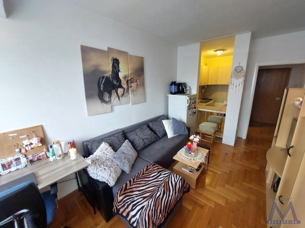 Glavna slika -Jednoiposoban stan za izdavanje, 350€