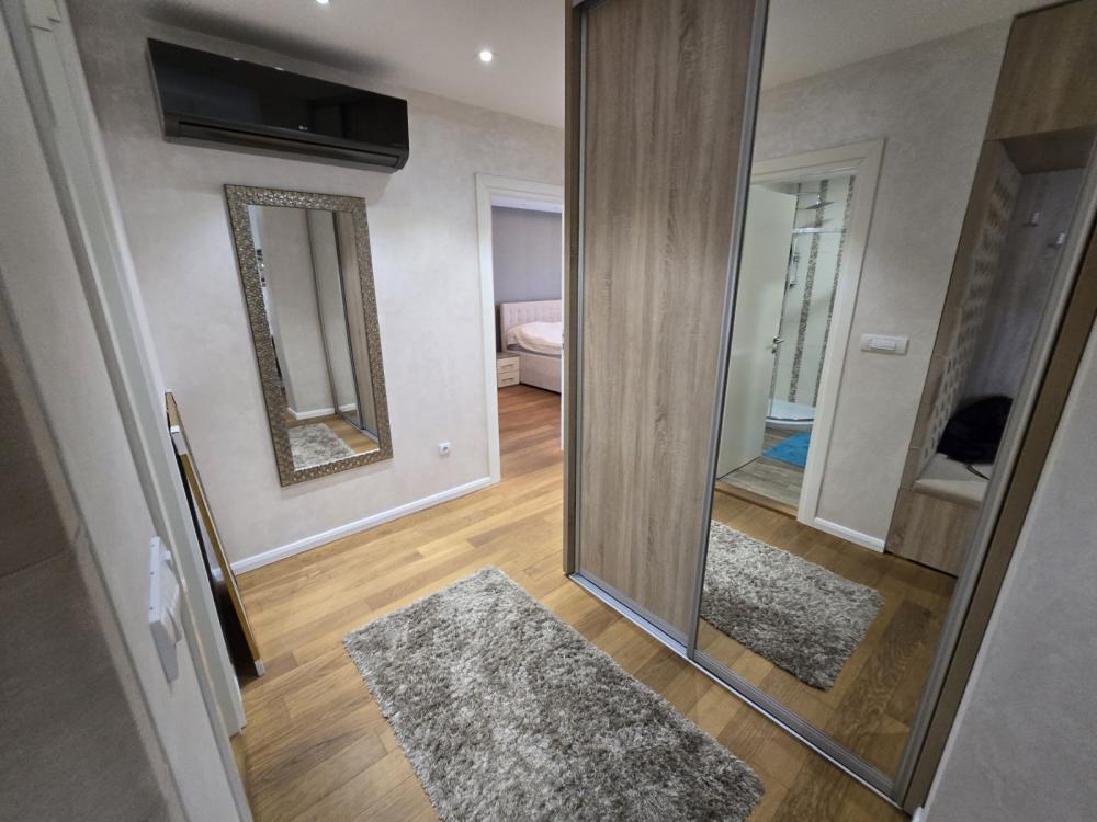 Slika 6 - Branka Krsmanovića, Trosoban stan za izdavanje, 80m2, 1.200€