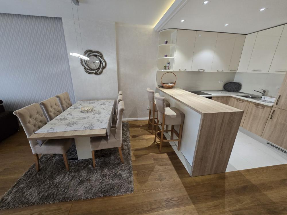 Slika 2 - Branka Krsmanovića, Trosoban stan za izdavanje, 80m2, 1.200€