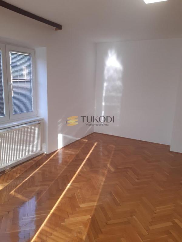 Slika 1 -  Lokal za izdavanje, 303m2, 1.400€