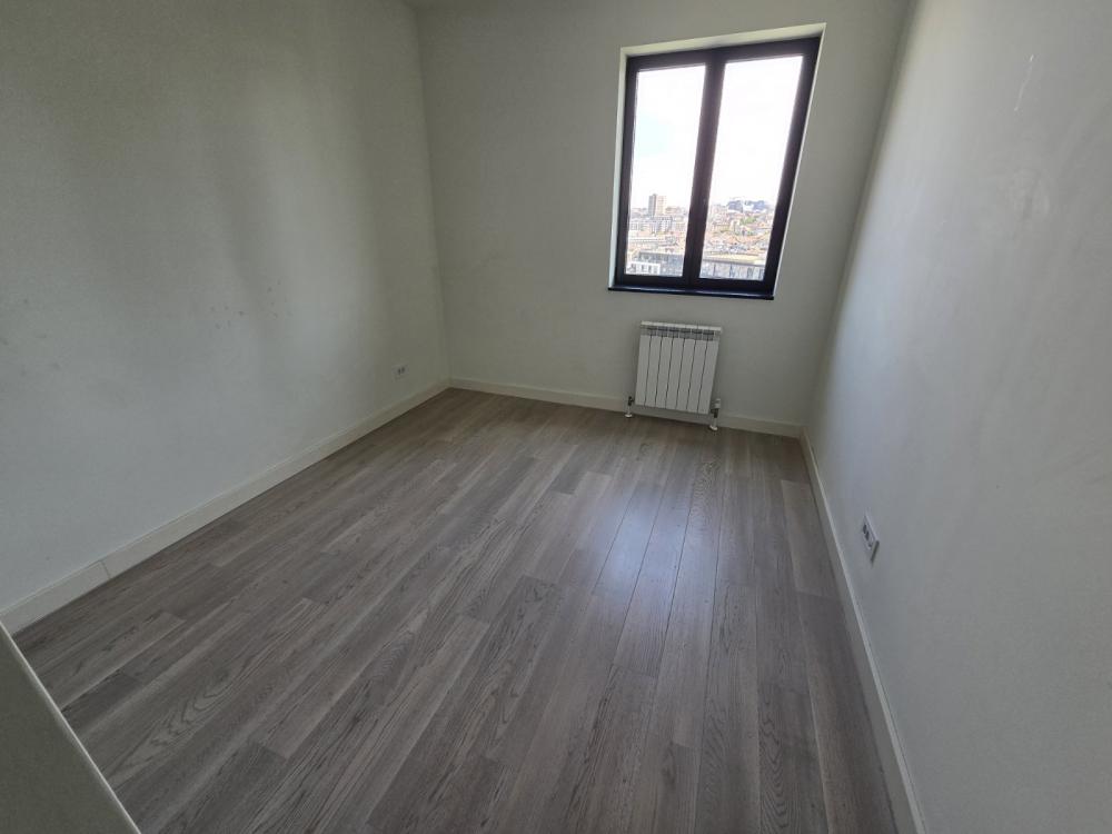 Slika 3 - Luke Ćelovića Trebinjca, Četvorosoban stan za izdavanje, 110m2, 2.200€