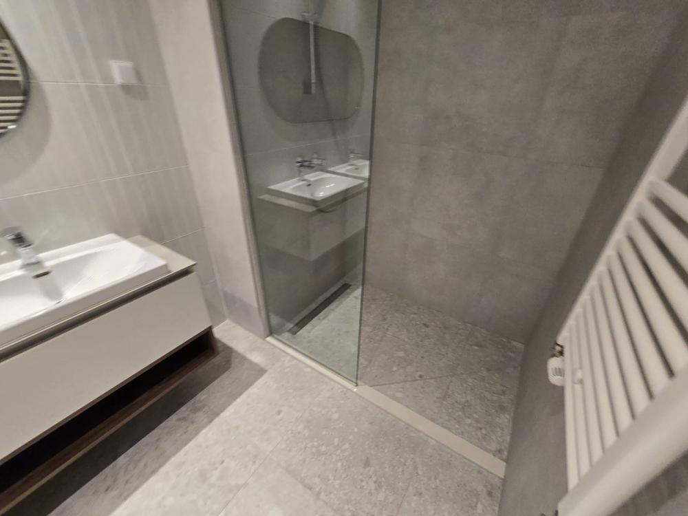 Slika 8 - Luke Ćelovića Trebinjca, Četvorosoban stan za izdavanje, 110m2, 2.200€