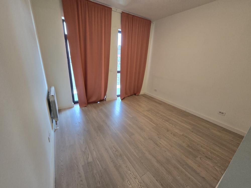 Slika 4 - Luke Ćelovića Trebinjca, Četvorosoban stan za izdavanje, 110m2, 2.200€