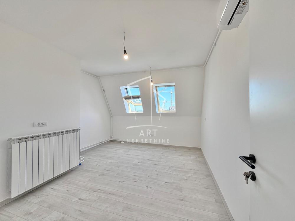 Slika 9 - Dunavski kej, Četvorosoban stan za izdavanje, 66m2, 1.350€