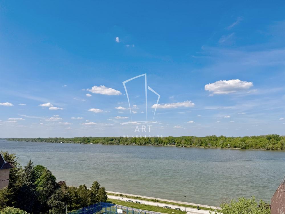 Slika 1 - Dunavski kej, Četvorosoban stan za izdavanje, 66m2, 1.350€