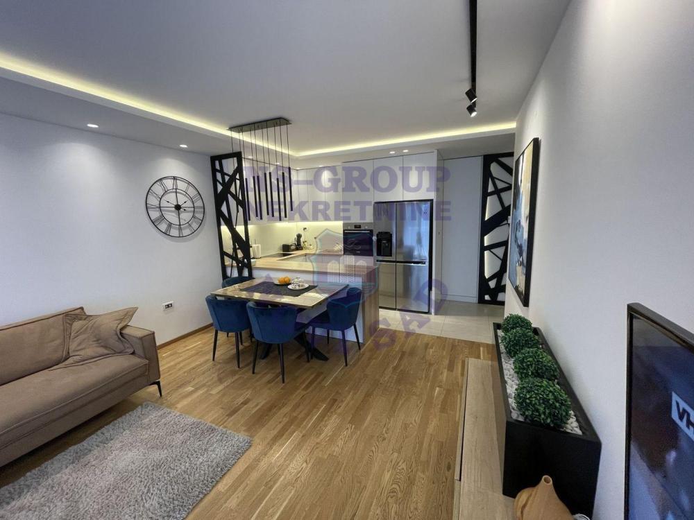 Glavna slika -Četvorosoban stan na prodaju, 89m2, 272.950€