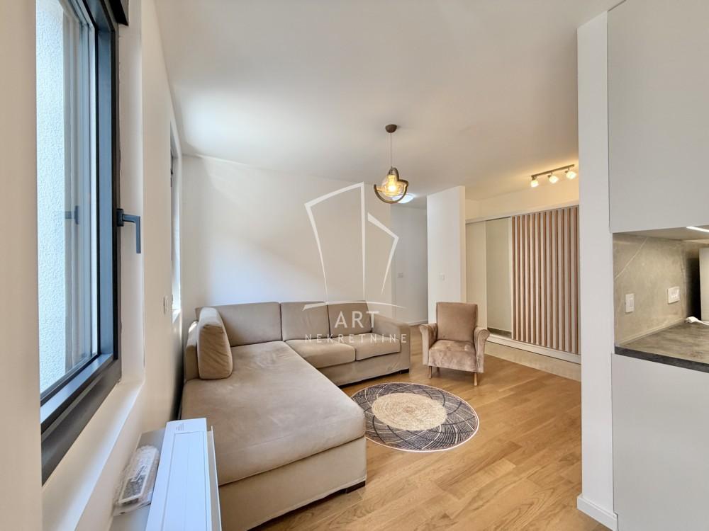 Slika 1 - Banjska, Dvosoban stan za izdavanje, 40m2, 600€