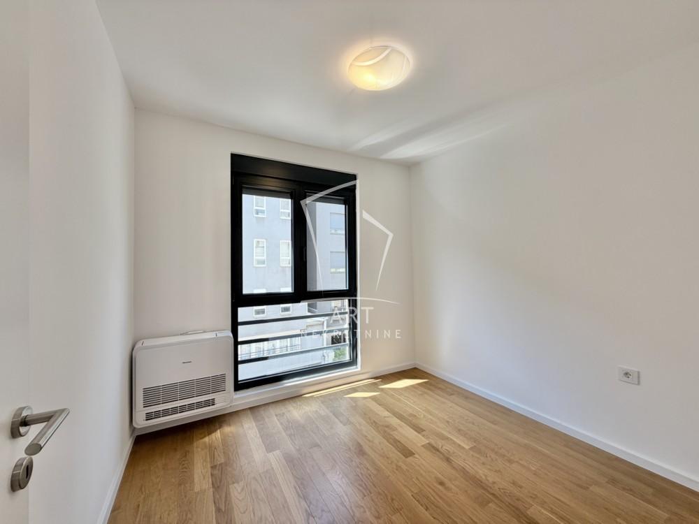 Slika 3 - Banjska, Dvosoban stan za izdavanje, 40m2, 600€