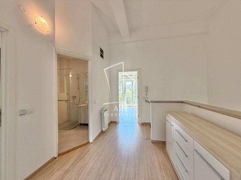 Slika 9 - Diane Budisavljević,  Kuća za izdavanje, 195m2, 2.750€
