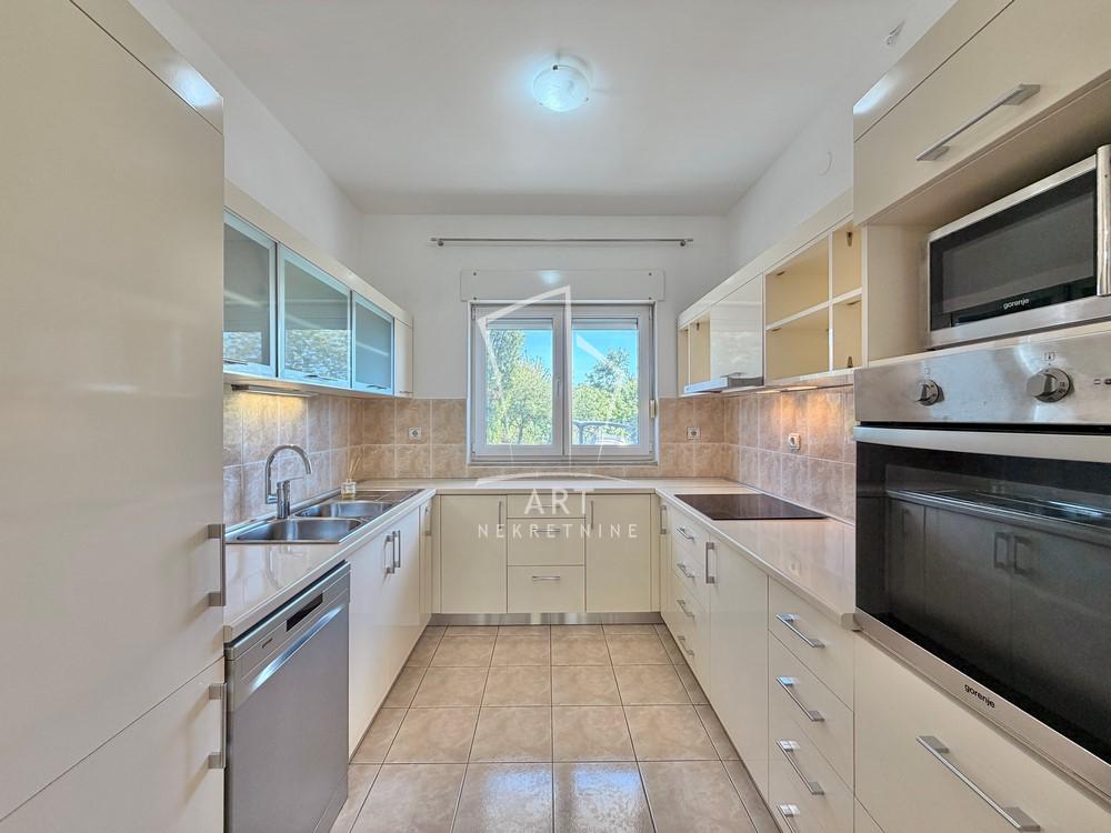 Slika 2 - Diane Budisavljević,  Kuća za izdavanje, 195m2, 2.750€