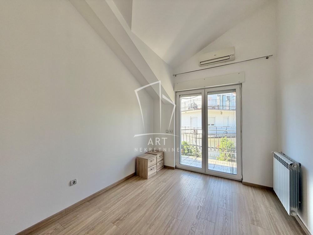 Slika 8 - Diane Budisavljević,  Kuća za izdavanje, 195m2, 2.750€