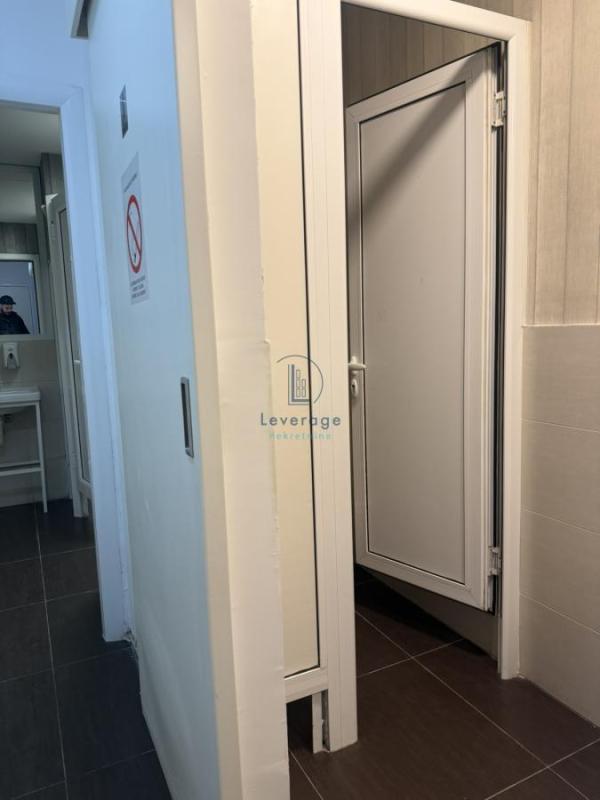 Slika 10 - Dimitrija Tucovića,  Lokal za izdavanje, 130m2, 3.000€