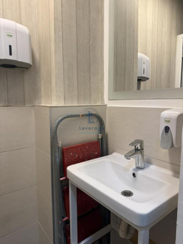 Slika 8 - Dimitrija Tucovića,  Lokal za izdavanje, 130m2, 3.000€