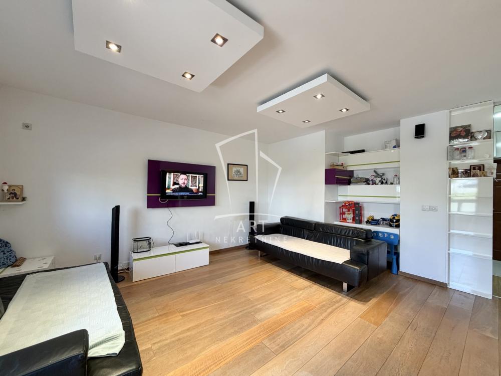 Slika 1 - Kapetana Miloša Žunjića, Dvoiposoban stan na prodaju, 67m2, 204.000€