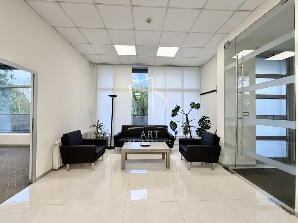 Slika 2 - Bulevar Arsenija Čarnojevića,  Lokal za izdavanje, 188m2, 4.000€