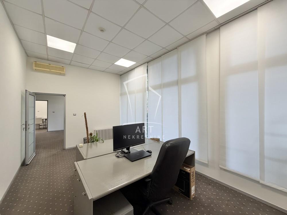 Slika 5 - Bulevar Arsenija Čarnojevića,  Lokal za izdavanje, 188m2, 4.000€