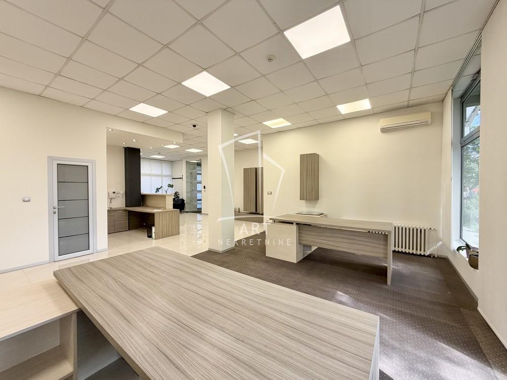 Slika 8 - Bulevar Arsenija Čarnojevića,  Lokal za izdavanje, 188m2, 4.000€