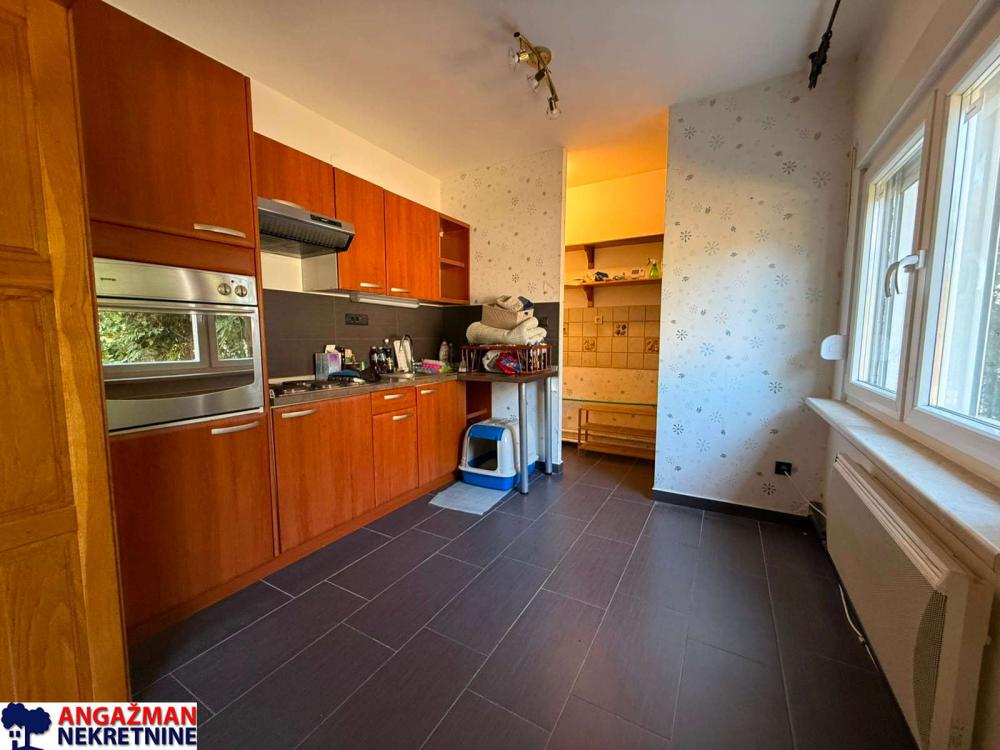 Slika 6 - Fruškogorska,  Kuća na prodaju, 450m2, 249.000€