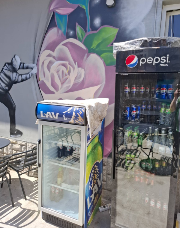 Slika 2 - Pored 2 fakulteta i gimnazije,  Lokal za izdavanje, 30m2, 350€