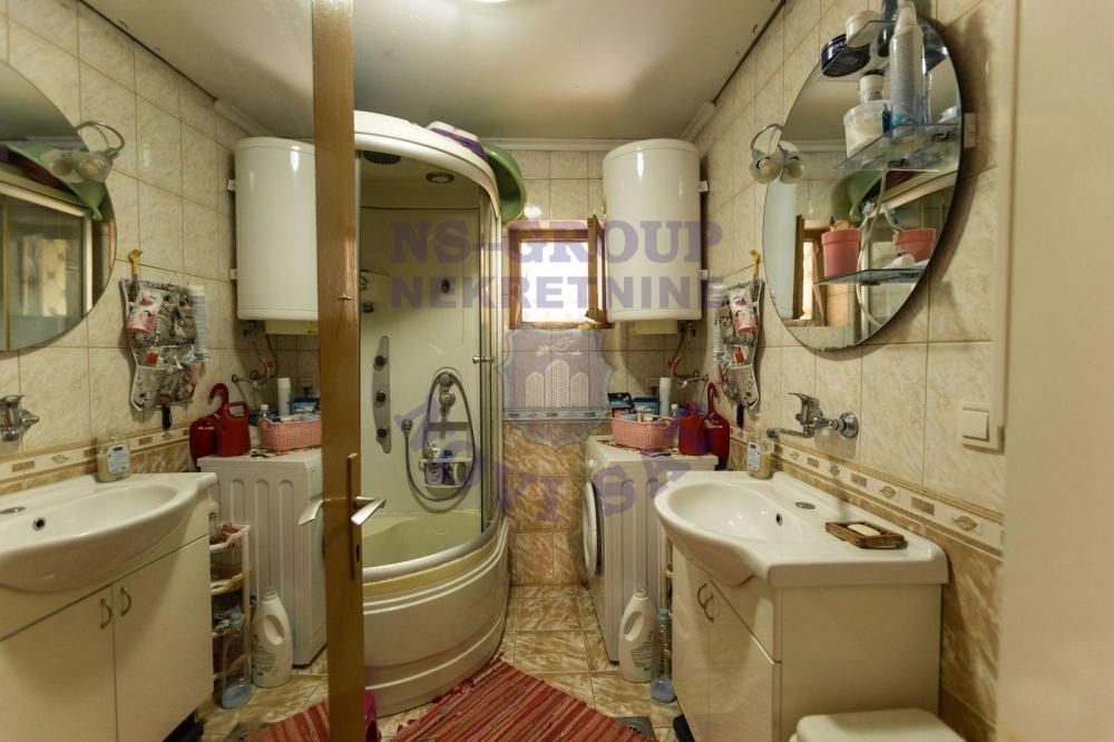 Slika 10 - Sremski Karlovci ,  Kuća na prodaju, 90m2, 106.090€