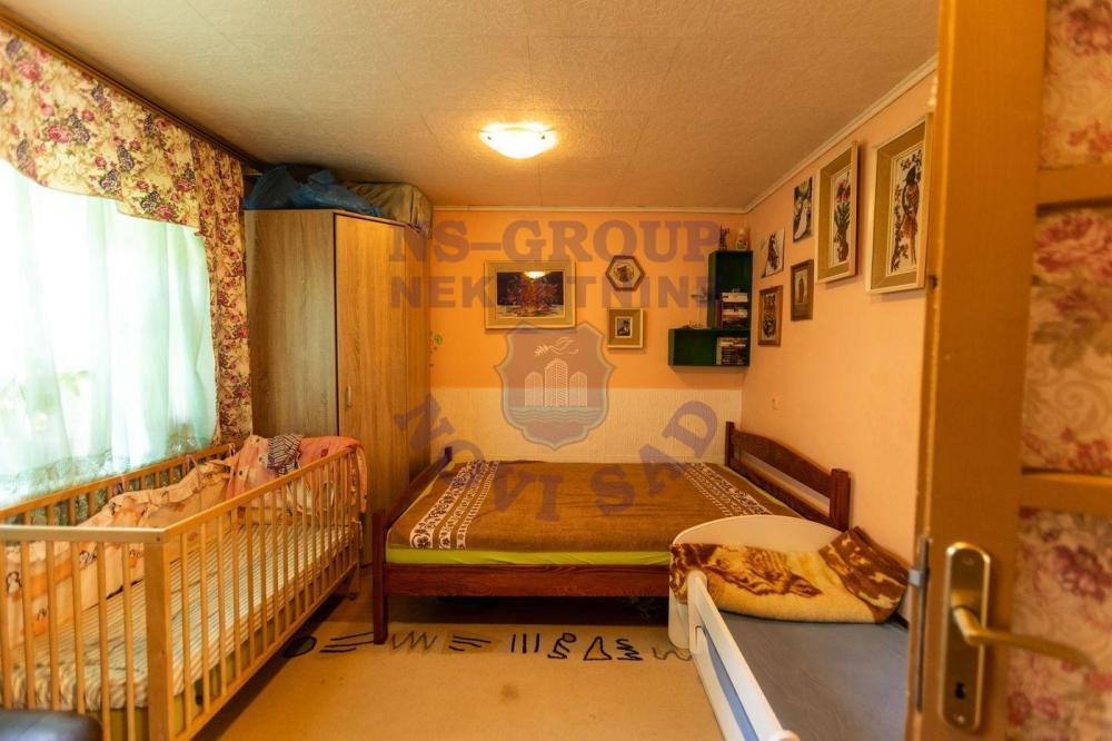 Slika 7 - Sremski Karlovci ,  Kuća na prodaju, 90m2, 106.090€