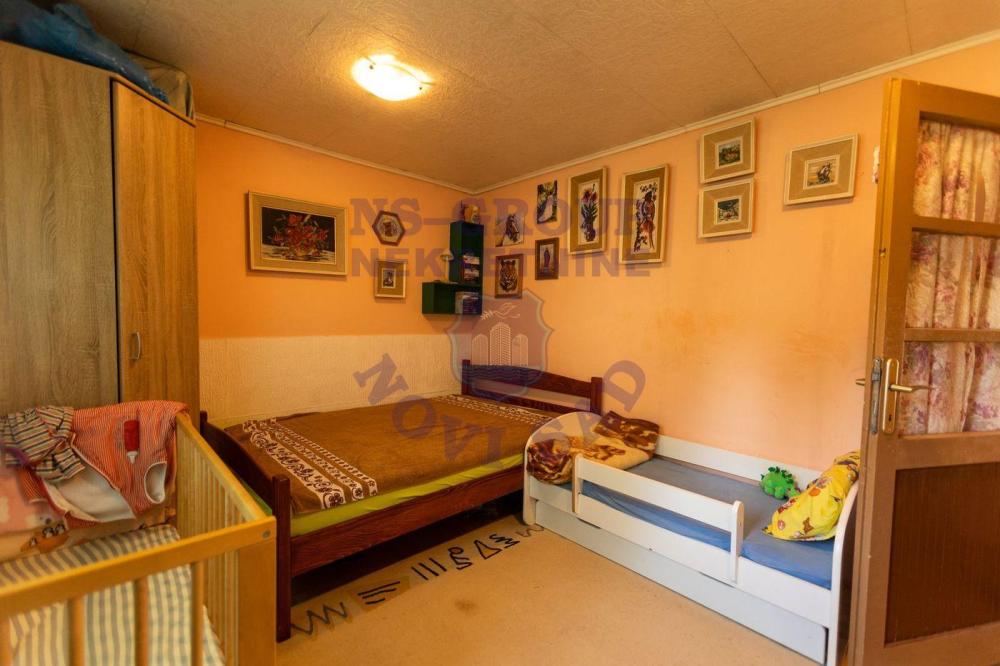 Slika 8 - Sremski Karlovci ,  Kuća na prodaju, 90m2, 106.090€