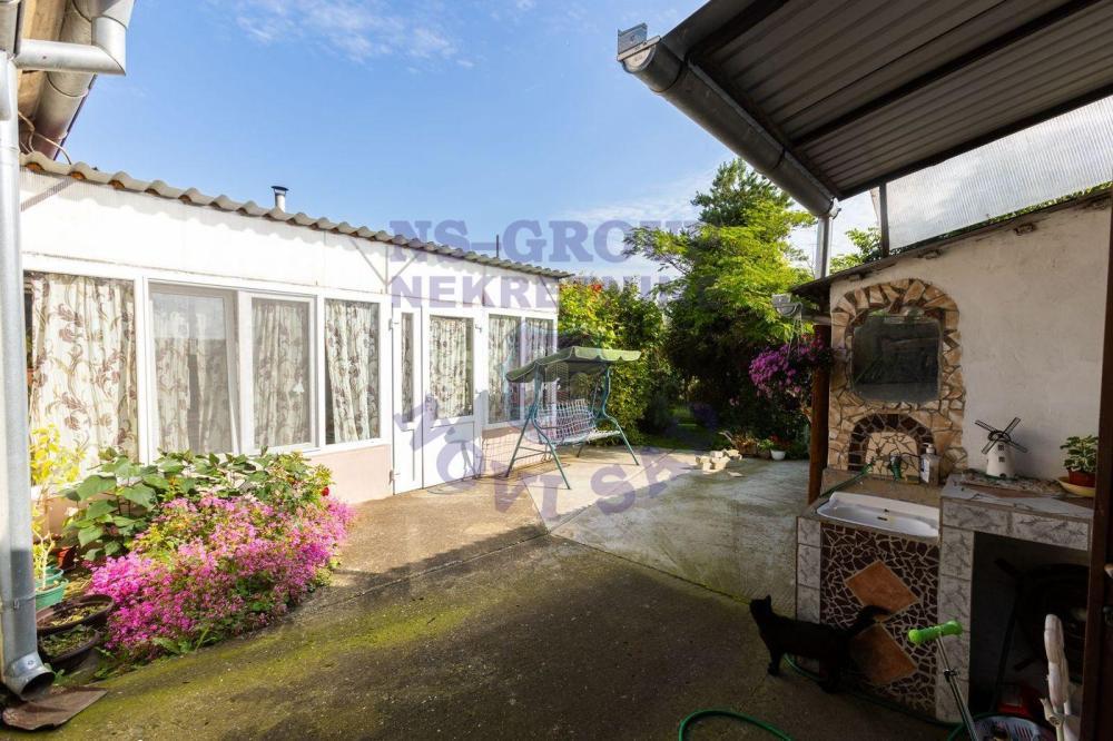 Glavna slika -Sremski Karlovci ,  Kuća na prodaju, 90m2, 106.090€