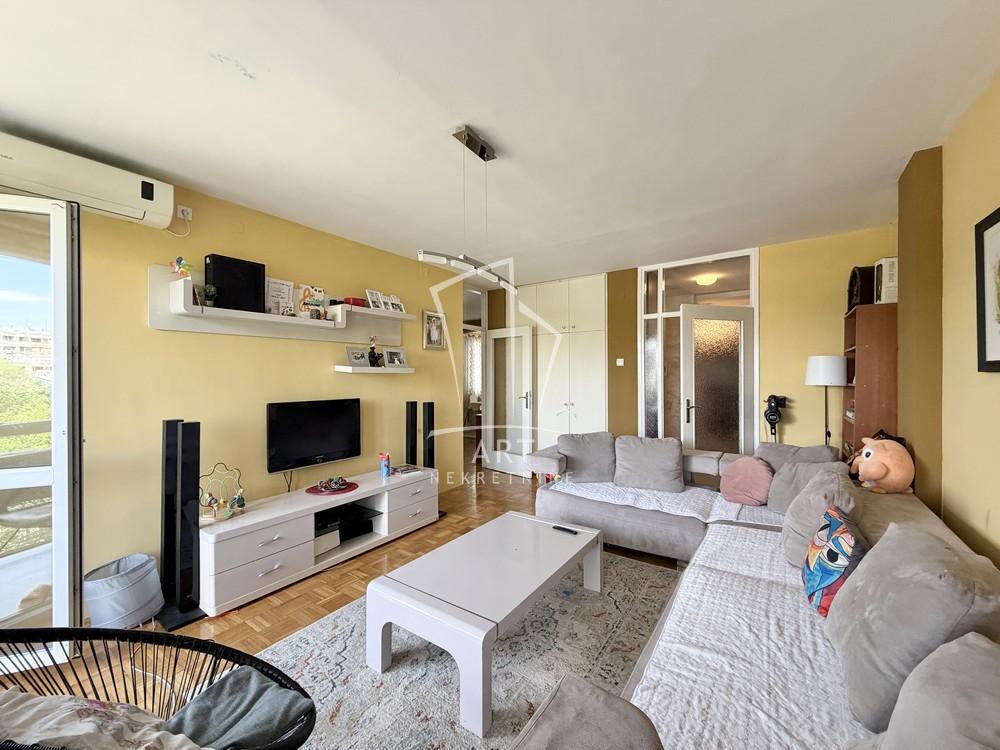 Slika 1 - Bulevar Arsenija Čarnojevića, Troiposoban stan na prodaju, 85m2, 370.000€