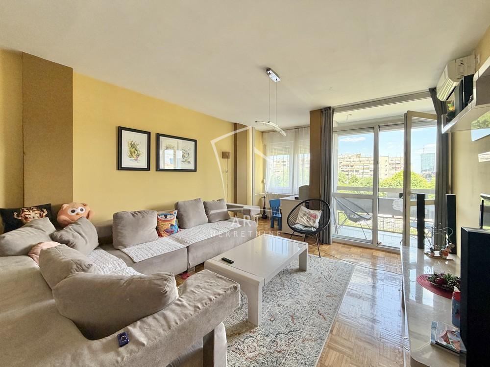 Glavna slika -Bulevar Arsenija Čarnojevića, Troiposoban stan na prodaju, 85m2, 370.000€