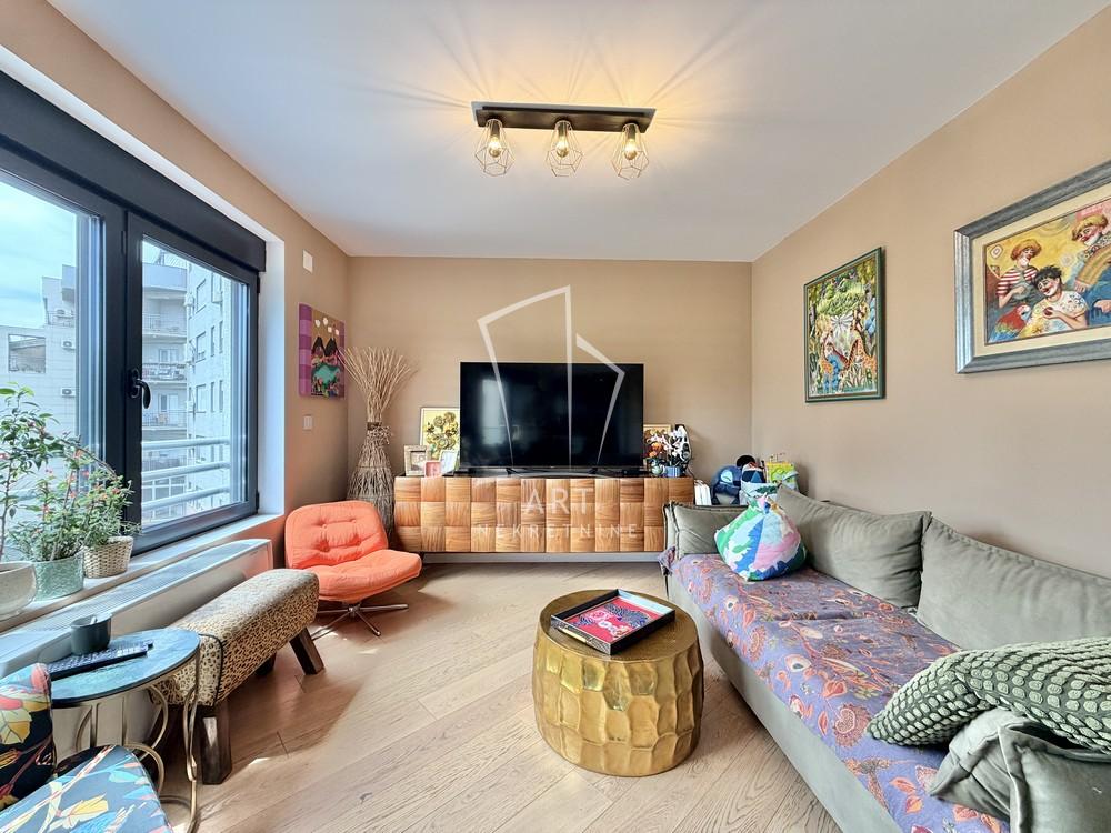 Slika 1 - Južni Bulevar, Trosoban stan na prodaju, 325000m2, 325.000€