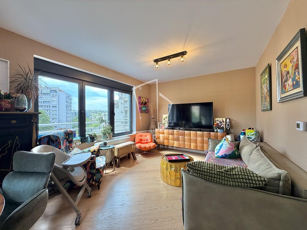 Slika 2 - Južni Bulevar, Trosoban stan na prodaju, 325000m2, 325.000€