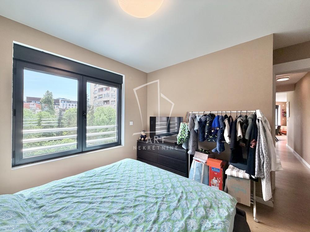 Slika 5 - Južni Bulevar, Trosoban stan na prodaju, 325000m2, 325.000€