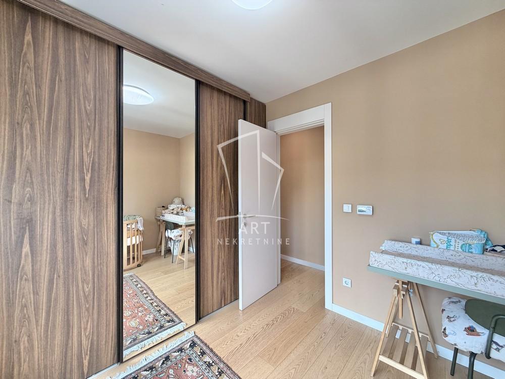 Slika 6 - Južni Bulevar, Trosoban stan na prodaju, 325000m2, 325.000€