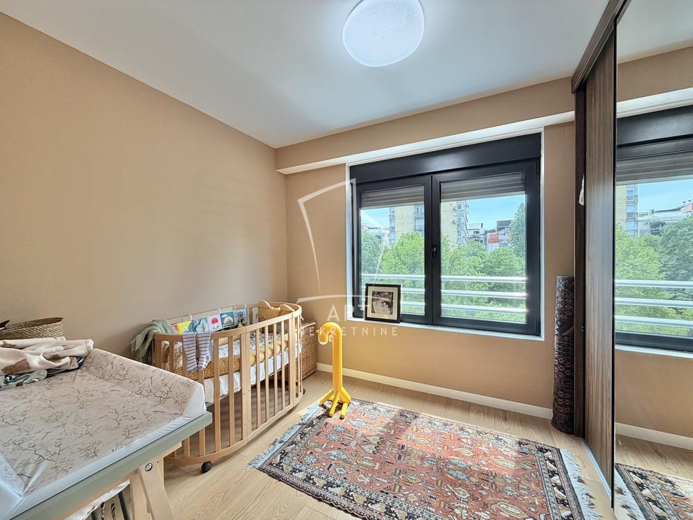 Slika 7 - Južni Bulevar, Trosoban stan na prodaju, 325000m2, 325.000€