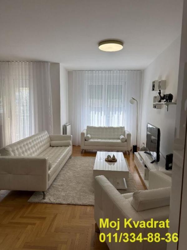 Glavna slika -Trosoban stan za izdavanje, 83m2, 850€