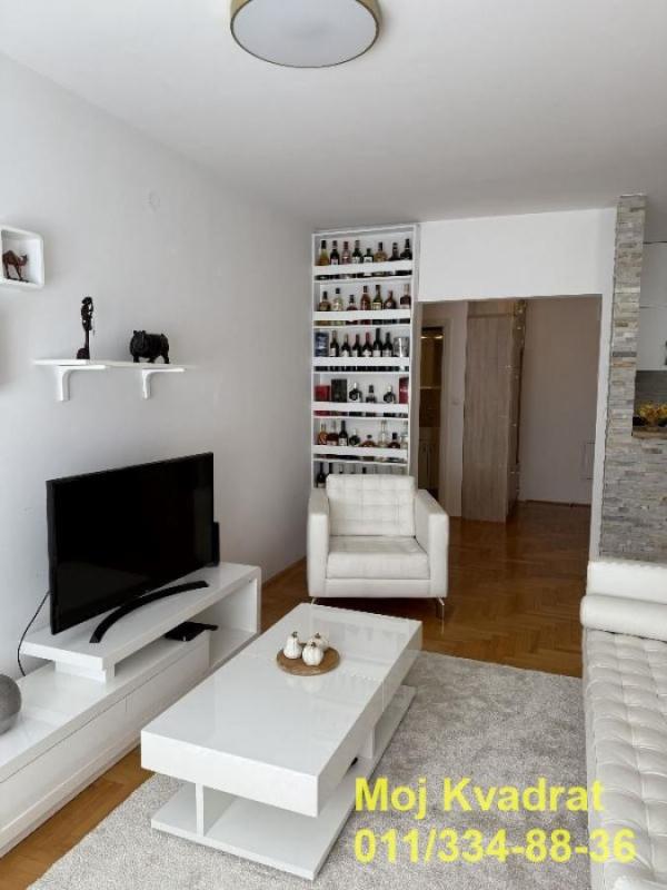 Slika 1 - Trosoban stan za izdavanje, 83m2, 850€