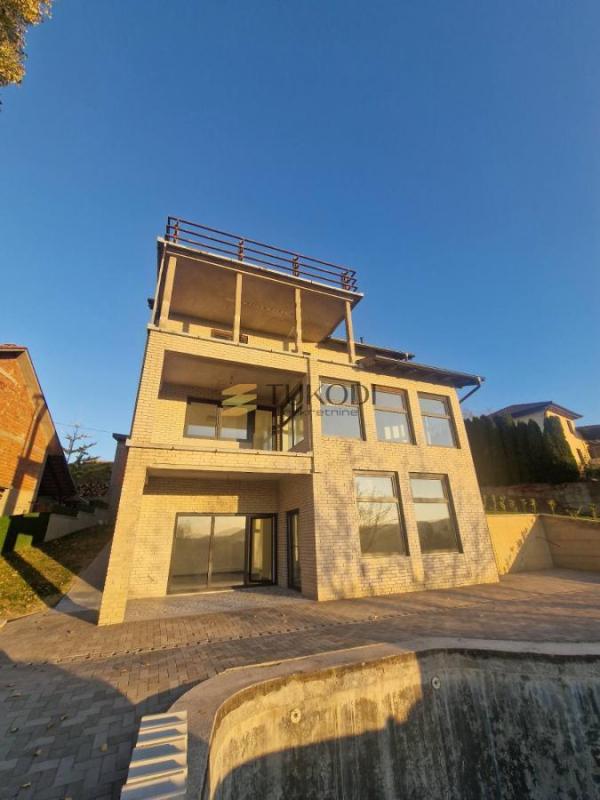 Slika 1 -  Kuća na prodaju, 550m2, 1.000.000€