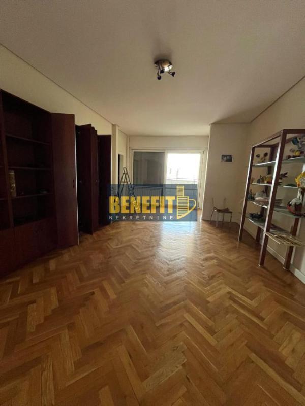 Slika 4 - Petosoban stan za izdavanje, 550m2, 4.000€