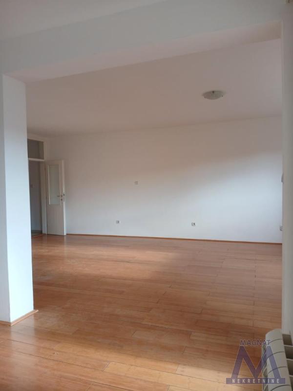 Slika 4 - Petosoban stan za izdavanje, 900€