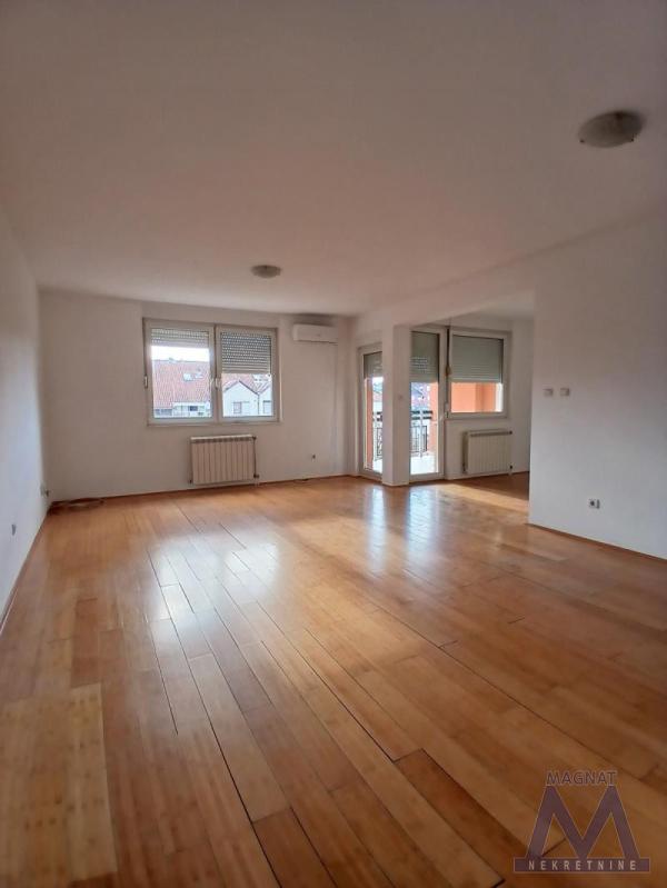 Slika 1 - Petosoban stan za izdavanje, 900€