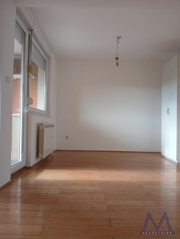 Slika 5 - Petosoban stan za izdavanje, 900€