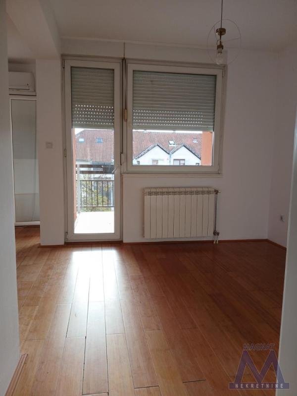 Slika 6 - Petosoban stan za izdavanje, 900€